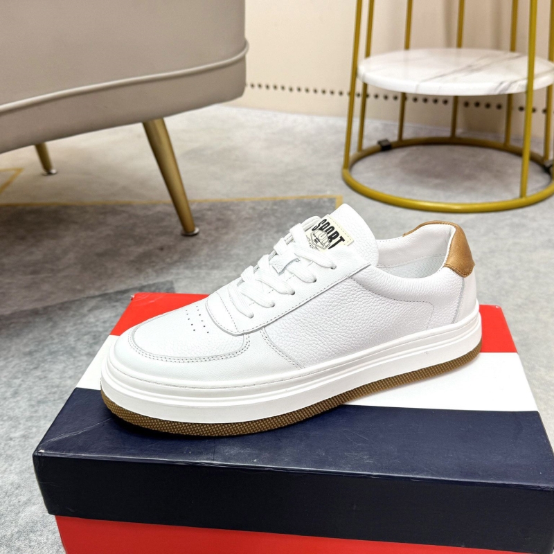 Pra*a casual shoes